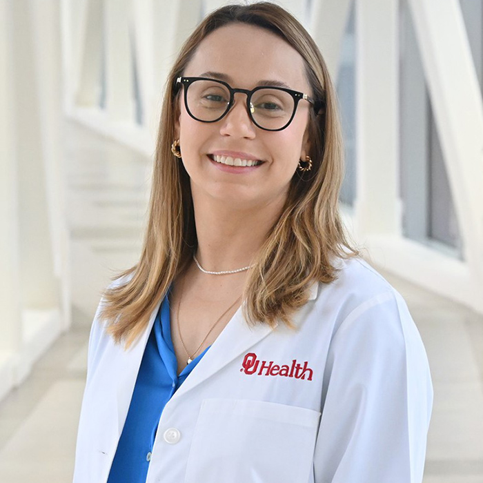 headshot of Dr. Camila Bonin Pinto